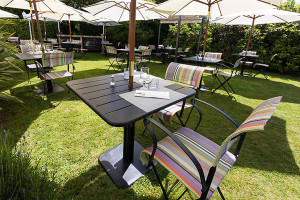 le-jardin-auberge-outside-seating